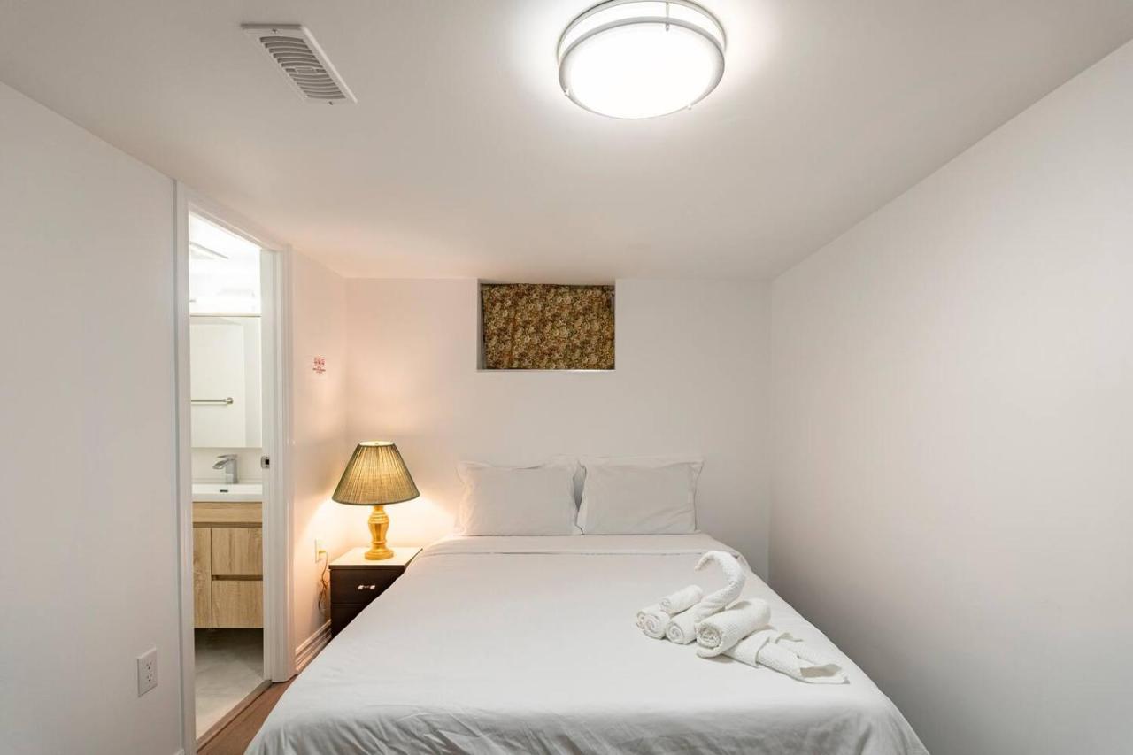 Simple & Tidy Private Rooms Toronto Exteriör bild