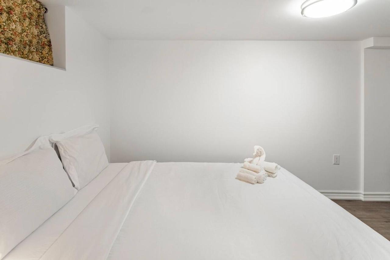 Simple & Tidy Private Rooms Toronto Exteriör bild