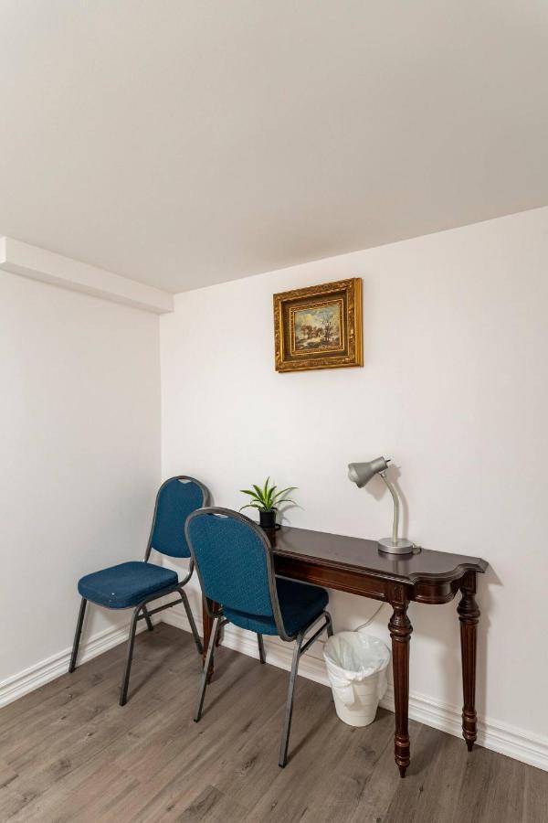 Simple & Tidy Private Rooms Toronto Exteriör bild