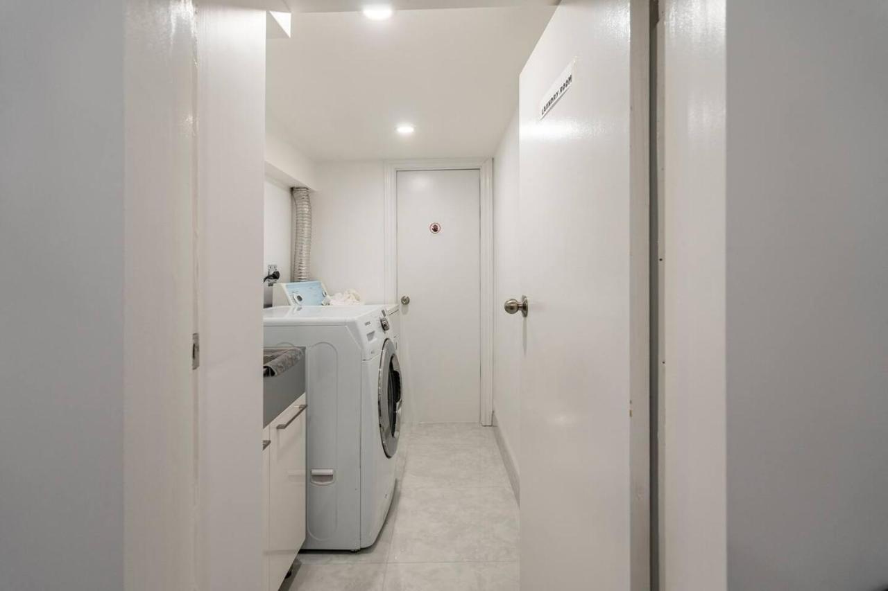 Simple & Tidy Private Rooms Toronto Exteriör bild